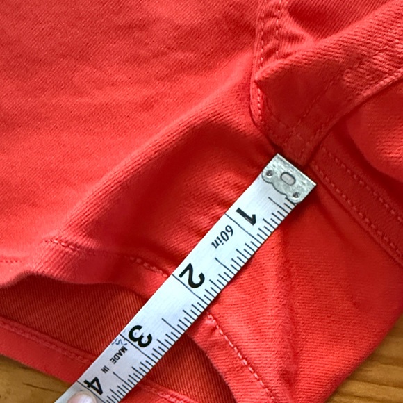 Old Navy Red Women’s Denim Shorts - Picture 3 of 3